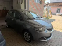 Usata Lancia Ypsilon Gold 69 CV (50 kW) 2022 Grigio Utilitaria