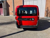 Usata Fiat Doblò 105 CV (77 kW) 2011 Rosso Monovolume