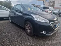 Usata Peugeot 208 Access 68 CV (50 kW) 2013 Nero Utilitaria