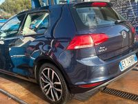 Second-hand VW Golf VII 105 CP (77 kW) 2015 Albastru Berlinǎ