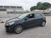 Usado Kia Rio Active 77 HP (56 kW) 2019 Preto Sedan