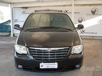 Usata Chrysler Voyager 143 CV (105 kW) 2006 Nero Monovolume