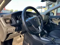 Usata Volvo V40 Momentum 120 CV (88 kW) 2018 Nero Berlina