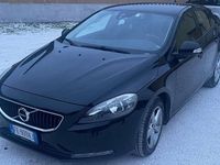Usata Volvo V40 Kinetic 120 CV (88 kW) 2016 Nero Berlina