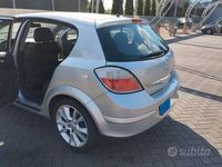 Usata Opel Astra 101 CV (74 kW) 2007 Grigio Berlina