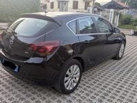 Usata Opel Astra Cosmo 110 CV (80 kW) 2010 Nero Berlina