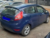 Usata Ford Fiesta 97 CV (71 kW) 2012 Blu Utilitaria