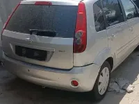 Usata Ford Fiesta Titanium 68 CV (50 kW) 2007 Grigio Utilitaria