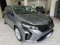 Usata Renault Clio V Techno 91 CV (66 kW) 2025 Argento metallizzato Berlina