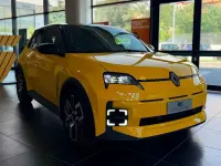 Nuova Renault 5 E-Tech Komfort 110 kW (150 CV) 2026 Giallo Berlina