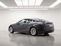 Usata Tesla Model S 503 kW (685 CV) 2018 Argento Utilitaria