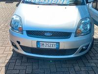 Usata Ford Fiesta 75 CV (55 kW) 2008 Grigio Utilitaria