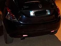 Usata Lancia Ypsilon 95 CV (69 kW) 2017 Blu/azzurro Utilitaria