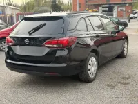 Begagnad Opel Astra 110 HK (80 kW) 2019 Svart Sedan