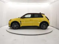 Usata Renault R5 Iconic 110 kW (150 CV) 2025 Giallo pop!  giallo pop! / te Utilitaria