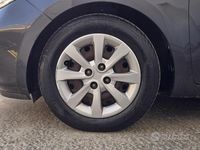 Usado Kia Rio 75 HP (55 kW) 2014 Cinzento Sedan