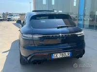 Usata Porsche Macan 381 CV (280 kW) 2022 Bluazzurro SUV