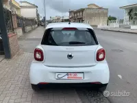 Usata Smart ForFour 71 CV (52 kW) 2016 Bianco Utilitaria
