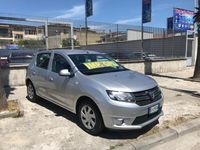 Usata Dacia Sandero Lauréate 75 CV (55 kW) 2014 Grigio Utilitaria