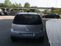 Usata Opel Corsa Club 75 CV (55 kW) 2005 Grigio Utilitaria
