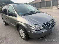 Usata Chrysler Grand Voyager Limited 150 CV (110 kW) 2006 Grigio Monovolume