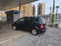 Käytetty VW Touran 105 HP (77 kW) 2006 Musta Tila-auto