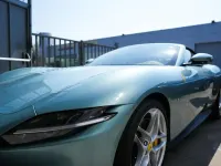 Usata Ferrari Roma 620 CV (456 kW) 2024 Azzurro trevi Cabrio