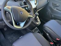 Usata Lancia Ypsilon Gold 69 CV (50 kW) 2023 Grigio Utilitaria