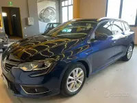 Usata Renault Mégane GrandTour 116 CV (85 kW) 2020 Blu Station wagon
