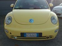 Usata VW New Beetle 101 CV (74 kW) 2002 Giallo Utilitaria