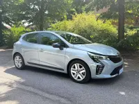 Używany Renault Clio V Evolution 145 KM (106 kW) 2024 Srebrny Sedan/Limuzyna