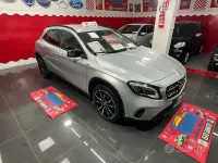 Usata Mercedes GLA200 Premium 136 CV (100 kW) 2019 Grigio SUV
