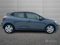 Usata Renault Clio V Zen 91 CV (66 kW) 2021 Grigio Berlina