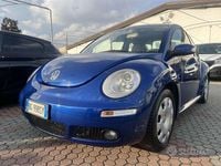 Usata VW New Beetle 102 CV (75 kW) 2007 Blu Utilitaria