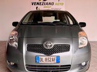 Usata Toyota Yaris 90 CV (66 kW) 2007 Grigio Utilitaria