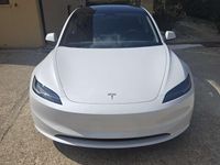 Begagnad Tesla Model 3 RWD 208 kW (283 HK) 2024 Vit Sedan