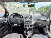 Usata Ford Fiesta 73 CV (53 kW) 2007 Grigio Utilitaria