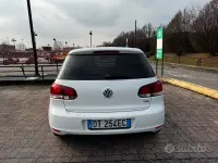 Usata VW Golf VI 122 CV (89 kW) 2009 Bianco Utilitaria