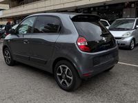Usado Renault Twingo SE 69 CV (50 kW) 2019 Gris Utilitario