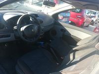 Usata Renault Clio II 105 CV (77 kW) 2006 Bianco Utilitaria