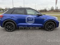 Usata VW T-Roc R-line 116 CV (85 kW) 2023 Blu SUV