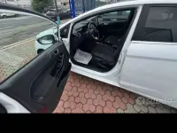 Usata Ford Fiesta Titanium 97 CV (71 kW) 2014 Bianco Utilitaria