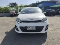 Usata Kia Rio 86 CV (63 kW) 2015 Bianco Berlina