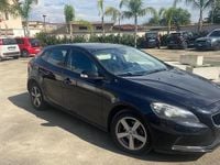 Usata Volvo V40 120 CV (88 kW) 2017 Nero Station wagon