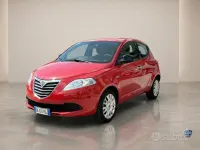 Usata Lancia Ypsilon Silver 69 CV (50 kW) 2013 Rosso Utilitaria