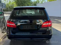 Käytetty Mercedes B200 2014 Musta Tila-auto