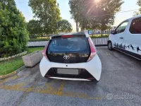 Usata Toyota Aygo 69 CV (50 kW) 2017 Bianco Utilitaria