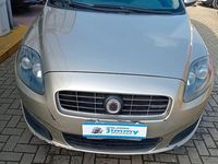 Begagnad Fiat Croma Emotion 150 HK (110 kW) 2008 Guld Kombi