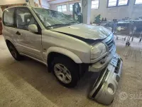 Usata Suzuki Vitara 94 CV (69 kW) 2005 Grigio SUV