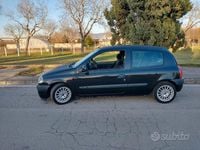 Usata Renault Clio II 107 CV (78 kW) 1999 Nero Berlina